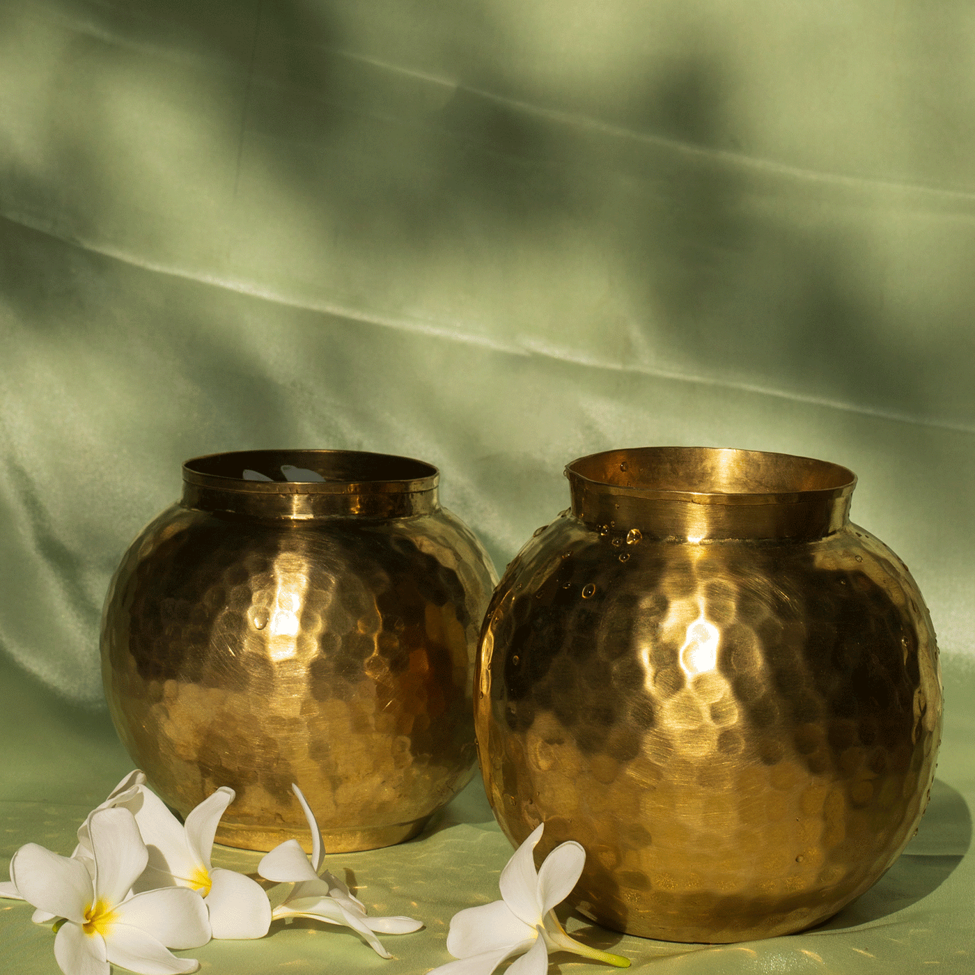  Round Brass Vase